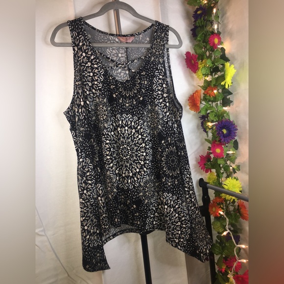 SJS | Women’s Black with Cream Colored Floral Pattern Sleeveless Blouse Top - Picture 7 of 7